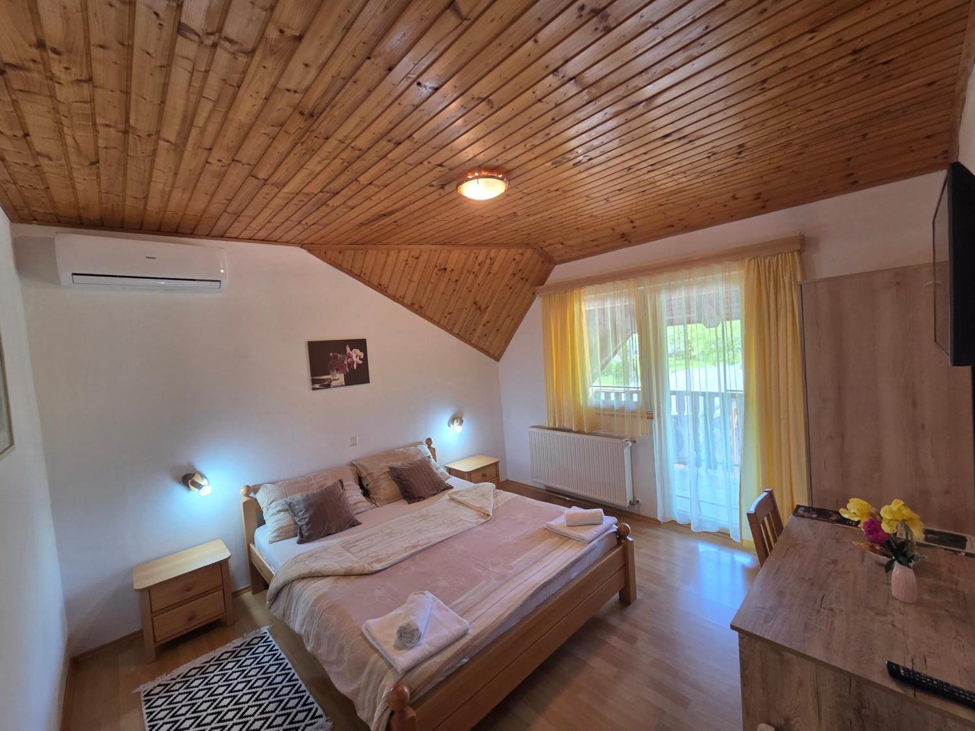 Apartman & Sobe Orhideja Smoljanac Exterior photo